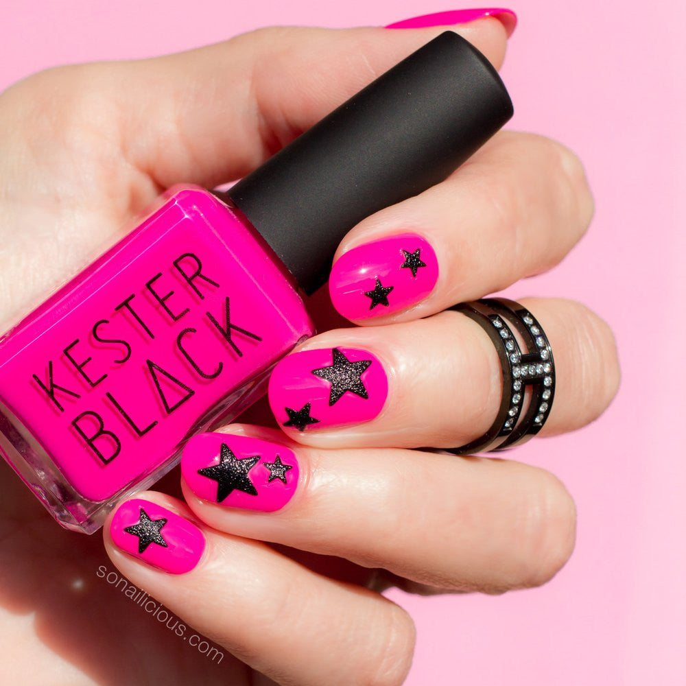 KESTER BLACK Barbie, neon pink nails