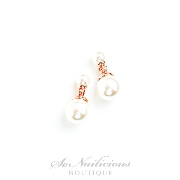 Mother of Pearls Stud Earrings