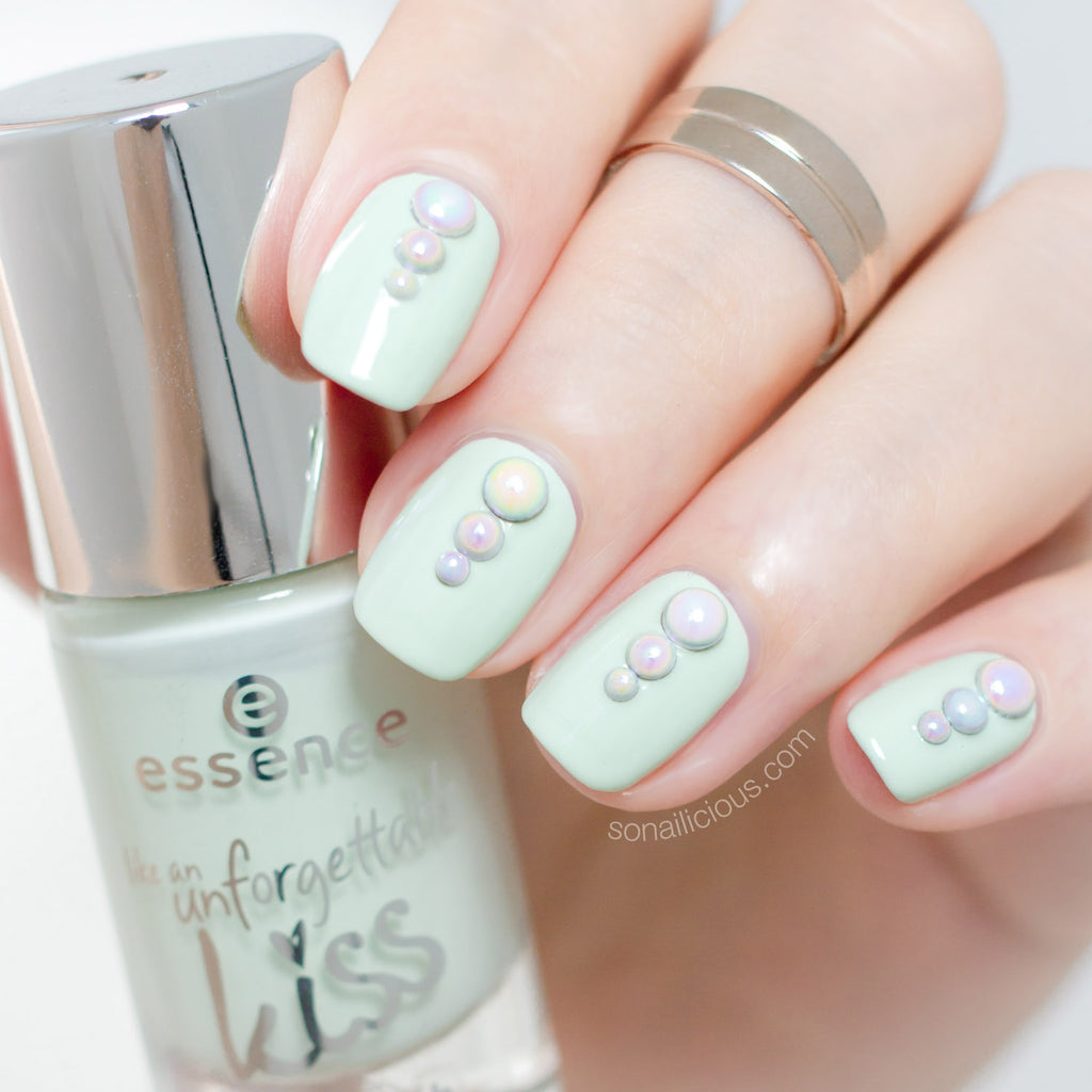 Mint nails with Unicorn studs